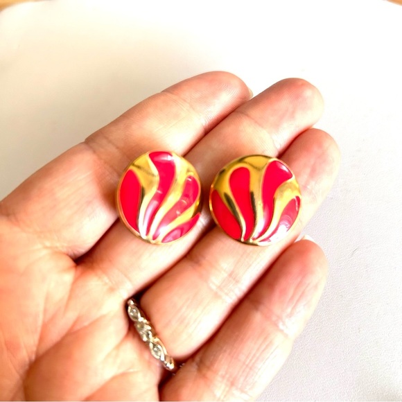 Gold Tone Hot Pink Vintage Pierced Post Earrings - Picture 2 of 6